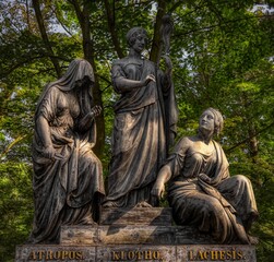 Three Parzes Heldenberg Monument