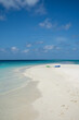 Piękna plaża z kajakiem na Malediwach