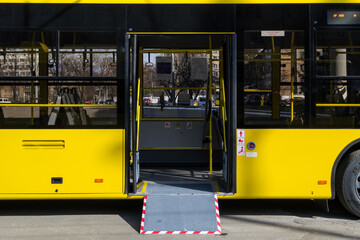 Exit from the bus with a ramp