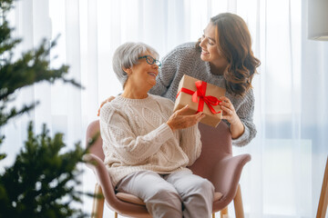 Canvas Print - family celebrating Christmas