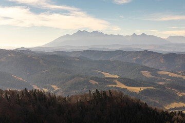 Canvas Print - Carpathian Mountains. Colorful autumn panorama of Pieniny Mountains near Szczawnica, Poland.