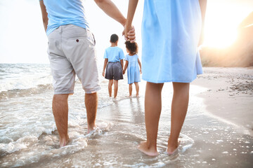 Sticker - Happy family on sea beach