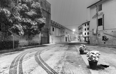 Sticker - PISA, ITALY - MARCH 1, 2018: Street of Pisa with snow on a winter morning. Last snowfall had been in 2010