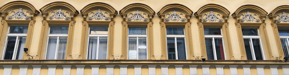 Wall Mural - Banner photo of windows and screaming faces