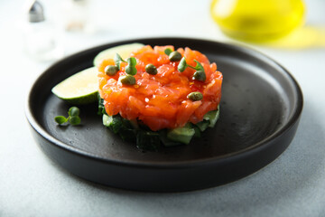 Canvas Print - Traditional salmon tartare with capers