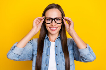 Poster - Photo of charming lady put spectacles clever professional marketer isolated over yellow color background