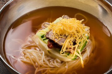 Wall Mural - 美味しい日本の焼肉店のラーメンの料理