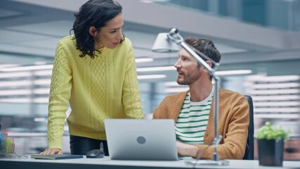Leinwandbilder - 360 Degree Office: Business Meeting of Two Businesspeople Talking at the Desk. Businessman and Businesswoman Work on Strategy, Brainstorm for e-Commerce Software Design. Moving Around Tracking Shot