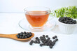 黒豆と黒豆茶（イソフラボンやアントシアニン、抗酸化作用がある）日本産