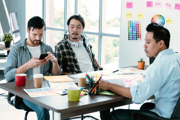 Poster - Diversity multiethnic team group of business people Present meeting conference room brainstorming business graph, chart. Multicultural Teamwork collaborate business team meeting together trust partner