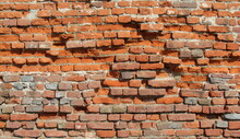 Vecchio Muro Di Una Cascina Fatto Con Mattoni In Argilla