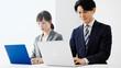 © aijiro - 仕事をするビジネスマンとビジネスウーマン