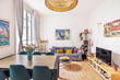 Salon d'un appartement Parisien avec décoration moderne 