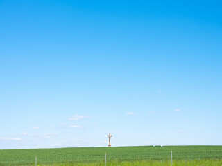 Kreuz auf Feld