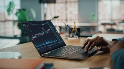 Aufkleber - Home Office: Anonymous Financial Analyst Using Computer with Display Showing Stock Market Charts, Data. Remote Working African American Trader Doing e-Commerce Investment. Focus on Hands and Display