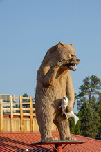 USA, Oregon, Crescent, Wooden Bear Sculpture