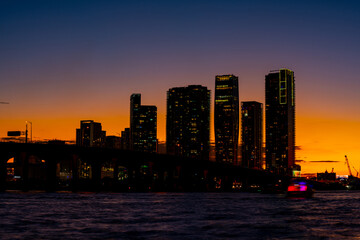 Wall Mural - Beautiful colors at Twilight Downtown Miami vice city scene