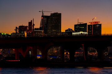 Wall Mural - Beautiful colors at Twilight Downtown Miami vice city scene