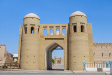 South Gate Of Dishan-Kala Or Historic "outer City" In Khiva, Uzbekistan. Through The Doorway You Can See The Tash-Darvaza Gate In Distance