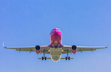 direct view of a landing plane