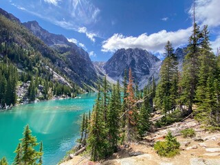 Wall Mural - Clear Blue Mountain Lake