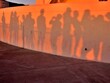 canvas print picture - Menschliche Schatten an der Wand