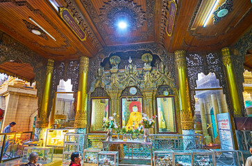 Canvas Print - Decoration of image house of Sule Paya, Yangon, Myanmar