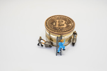 Canvas Print - bitcoin coin and miniature workers