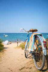 Wall Mural - Plage et vélo en Bretagne sur le littoral breton, France.