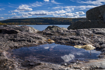 Sticker - Rocky coast of Devil's Lake on the background of colorful trees in Wisconsin