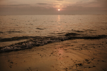 Wall Mural - Beautiful horizon of the sea on the sunset