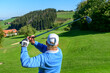 © ARochau - Golfer beim Abschlag mit einem Eisen
