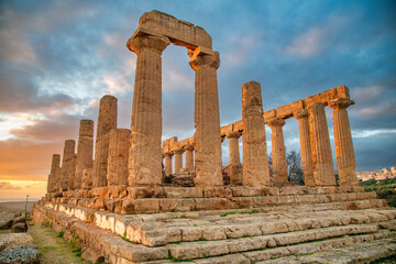 Wall Mural - The Temple of Juno in the Valley of the Temples at Agrigento - Sicily, Italy.