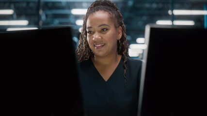 Aufkleber - Portrait of African American Female IT Specialist Working on Desktop in Data Center. System Administrator Works on Web Services, Cloud Computing, Server Analytics, Cyber Security Maintenance, SAAS