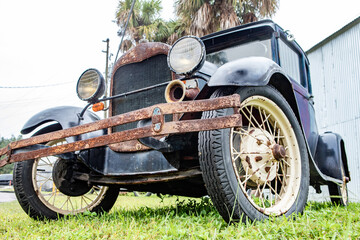 Sticker - Black rusty retro car