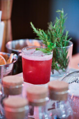 Canvas Print - Vertical shot of a cocktail on the table