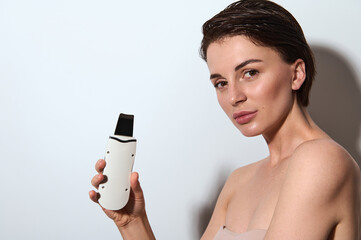 skin care, cosmetology and beauty spa treatment concept. attractive naked natural beauty woman posin