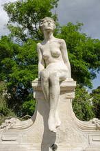 Nymph Memorial To Charles Frohman, Marlow