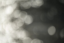 Unscharfes Blur Detail Mit Bokeh Kreisen Als Hintergrund Mit Weichen, Hellen, Organischen Formen, Unschärfe, Wasser Und Licht, Sonne Und Nebel