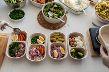Weekly Meal On Eco Friendly Lunch Boxes