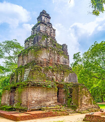 Wall Mural - The brick pyramid stupa of Dalada Maluwa, Polonnaruwa, Sri Lanka