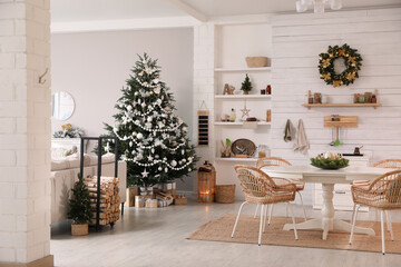 Canvas Print - Cozy dining room interior with Christmas tree and festive decor