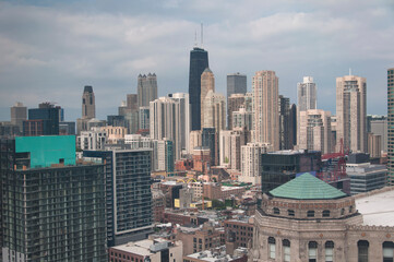 Wall Mural - modern and historic cityscape in chicago illinois