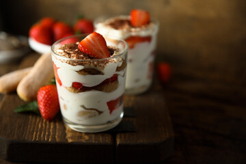 Poster - Homemade strawberry tiramisu served in glasses