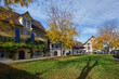 Herbst auf dem Dorfplatz in Gottlieben, Schweiz