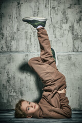 Wall Mural - modern boy dancer