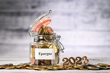 Poster - argent banque pauvreté euro taxe epargne salaire pension prix cout budget année an calendrier 2023