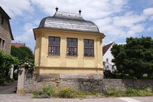 Balthasar Neumanns Gartenpavillon In Randersacker