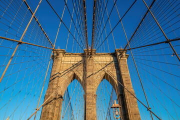 Fototapete - New York, Brooklyn bridge in Manhattan at daytime