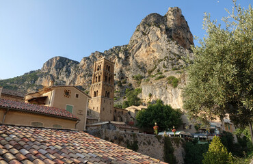 Wall Mural - Kirche in Moustiers-Sainte-Marie, Provence